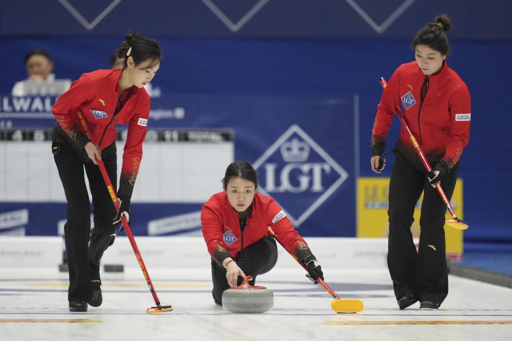 的表现感到 的表现感到